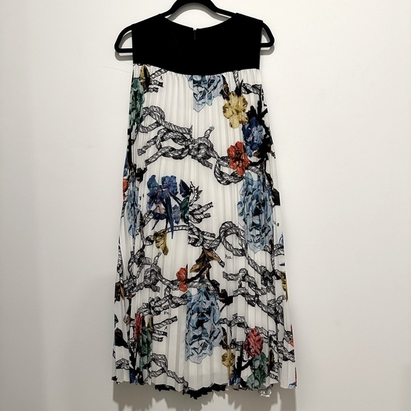 Tibi, size 4, pleated floral dress, good condition - Picture 3 of 3